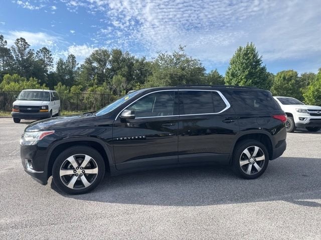 Chevrolet Traverse LT con tapicería de cuero 2019