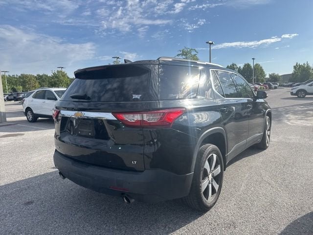 Chevrolet Traverse LT con tapicería de cuero 2019