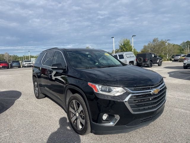 Chevrolet Traverse LT con tapicería de cuero 2019