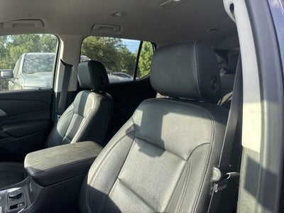 Chevrolet Traverse LT con tapicería de cuero 2019