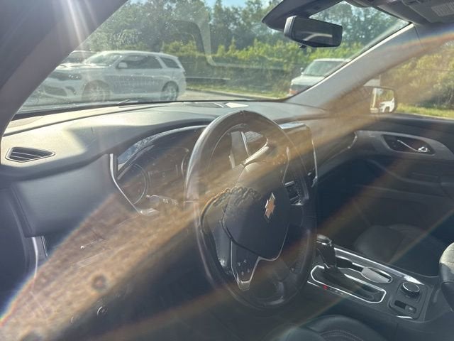 Chevrolet Traverse LT con tapicería de cuero 2019