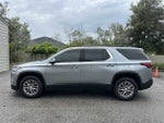 Chevrolet Traverse LT con tapicería de cuero, 2023