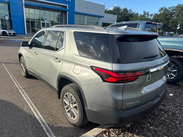 Chevrolet Traverse LT con tapicería de cuero, 2023