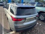 Chevrolet Traverse LT con tapicería de cuero, 2023