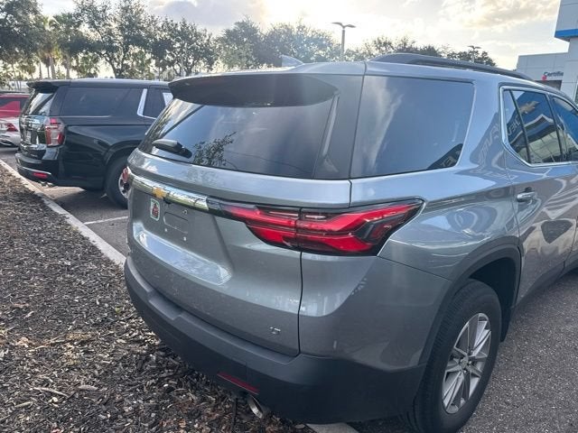 Chevrolet Traverse LT con tapicería de cuero, 2023
