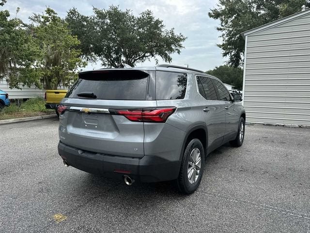 Chevrolet Traverse LT con tapicería de cuero, 2023
