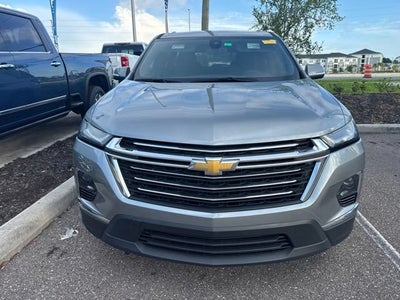 Chevrolet Traverse LT con tapicería de cuero, 2023
