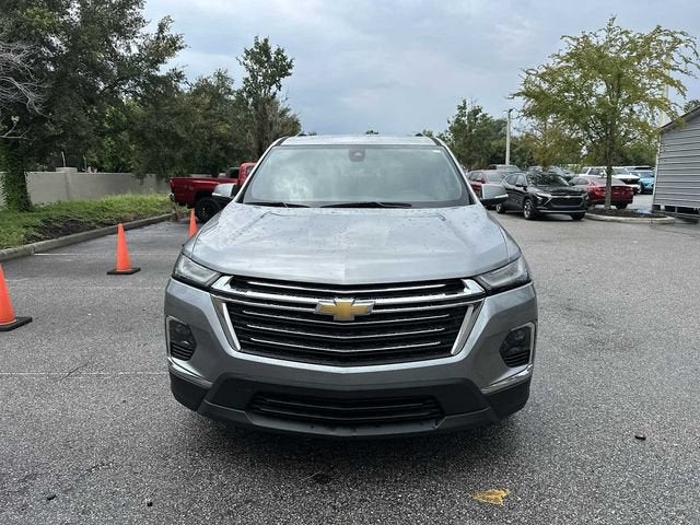 Chevrolet Traverse LT con tapicería de cuero, 2023