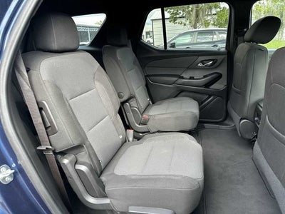 Chevrolet Traverse LT 2023 con tapicería de tela
