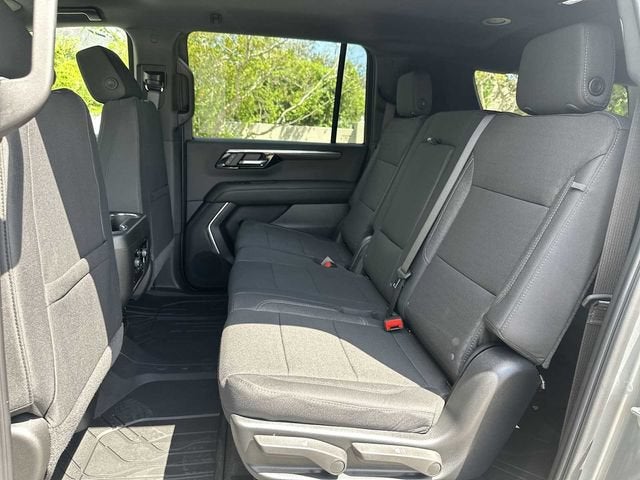 Chevrolet Suburban LS 2026