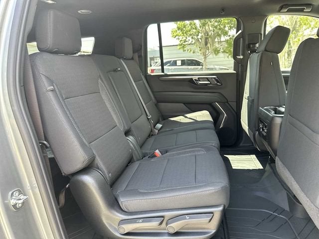 Chevrolet Suburban LS 2026