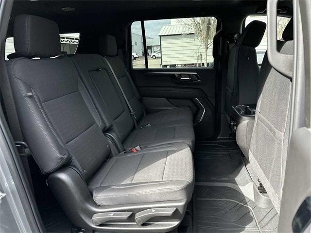 Chevrolet Suburban LS 2026