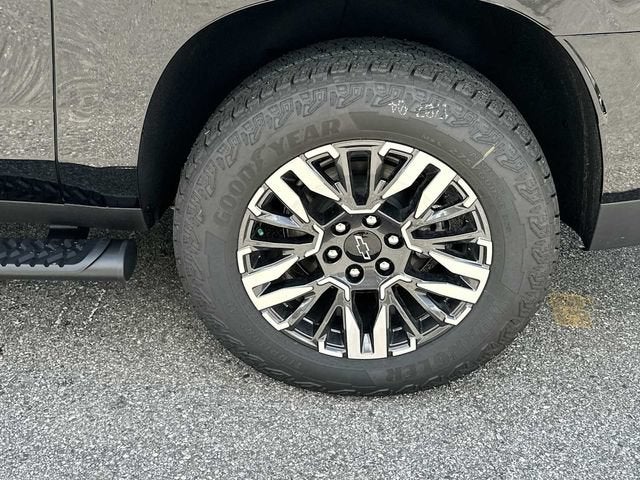 Chevrolet Suburban Z71 2026