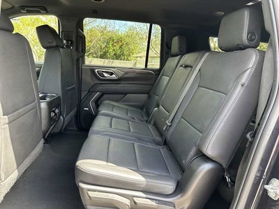 Chevrolet Suburban LT 2024