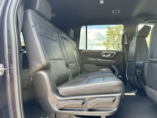 Chevrolet Suburban LT 2024