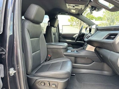 Chevrolet Suburban LT 2024