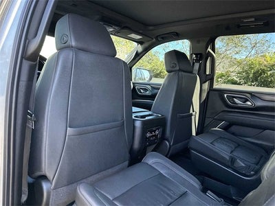 Chevrolet Suburban LT 2023