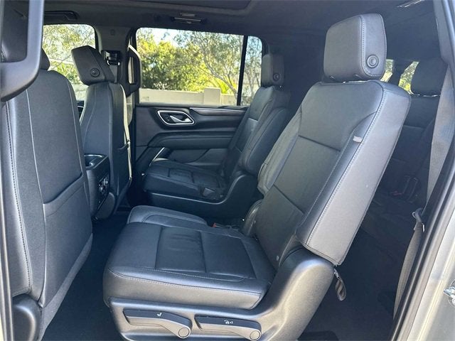 Chevrolet Suburban LT 2023