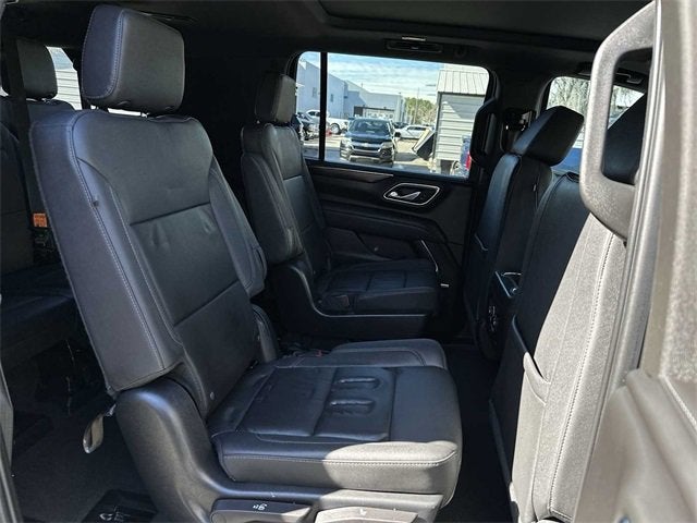 Chevrolet Suburban LT 2023