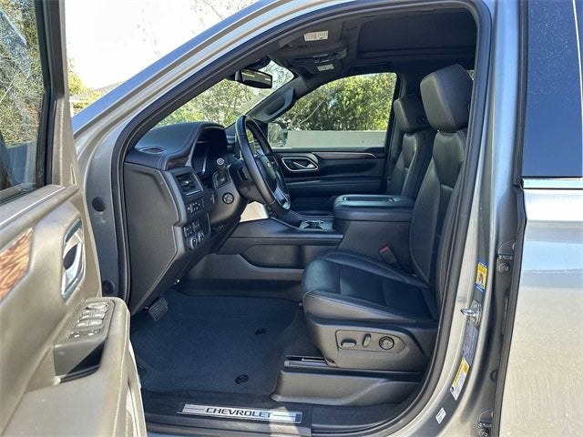 Chevrolet Suburban LT 2023