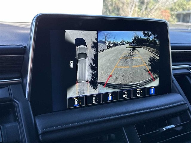 Chevrolet Suburban LT 2023