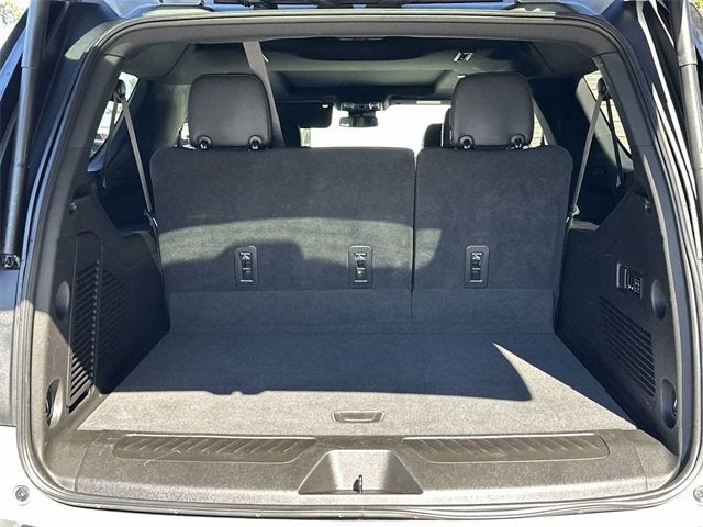 Chevrolet Suburban LT 2023