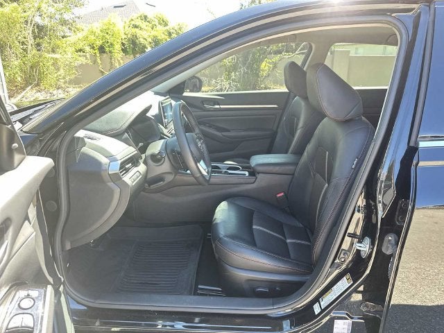 Nissan Altima SR con tracción delantera de 2024
