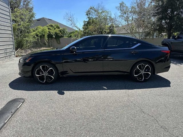Nissan Altima SR con tracción delantera de 2024