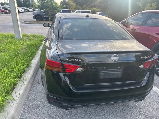 Nissan Altima SR con tracción delantera de 2024