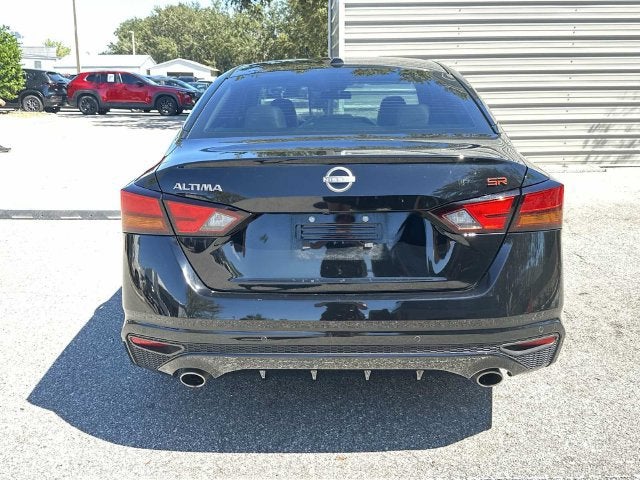 Nissan Altima SR con tracción delantera de 2024
