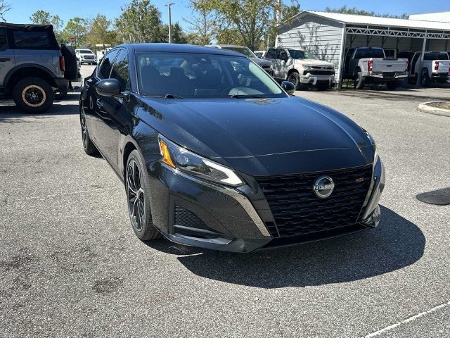 Nissan Altima SR con tracción delantera de 2024