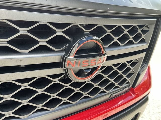 Nissan TITAN Crew Cab PRO-4X 4x4 de 2023