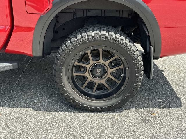 Nissan TITAN Crew Cab PRO-4X 4x4 de 2023