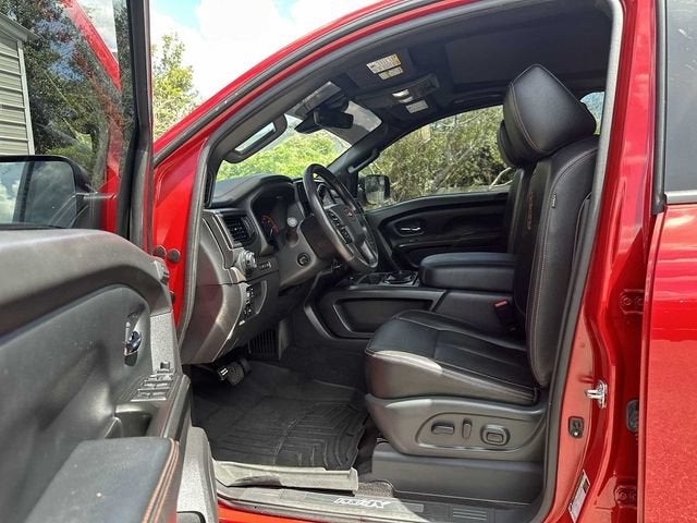 Nissan TITAN Crew Cab PRO-4X 4x4 de 2023
