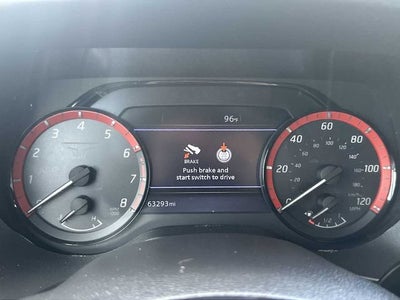 Nissan TITAN Crew Cab PRO-4X 4x4 de 2023