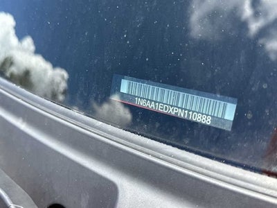 Nissan TITAN Crew Cab PRO-4X 4x4 de 2023