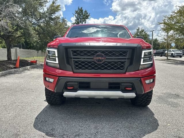 Nissan TITAN Crew Cab PRO-4X 4x4 de 2023