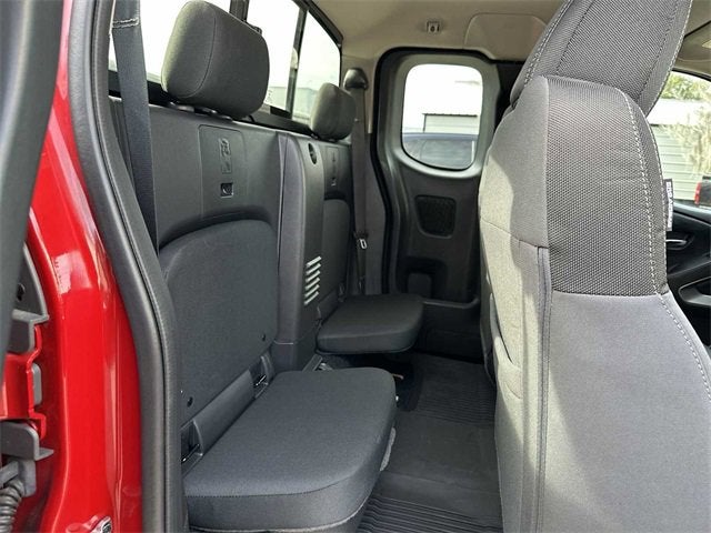 Nissan Frontier SV 2025