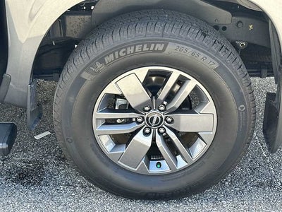Nissan Frontier Crew Cab SV 4x2 de 2026