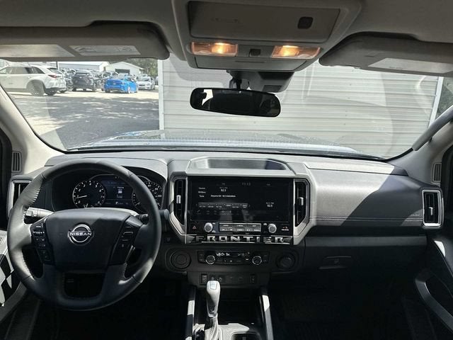 Nissan Frontier Crew Cab SV 4x2 de 2026