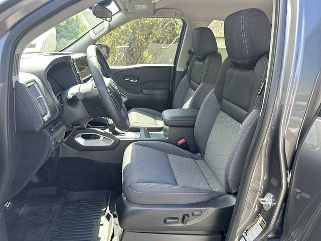 Nissan Frontier Crew Cab SV 4x2 de 2026