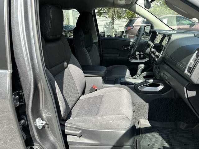 Nissan Frontier Crew Cab SV 4x2 de 2026