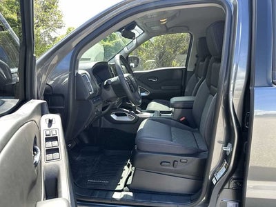 Nissan Frontier Crew Cab SV 4x2 de 2026