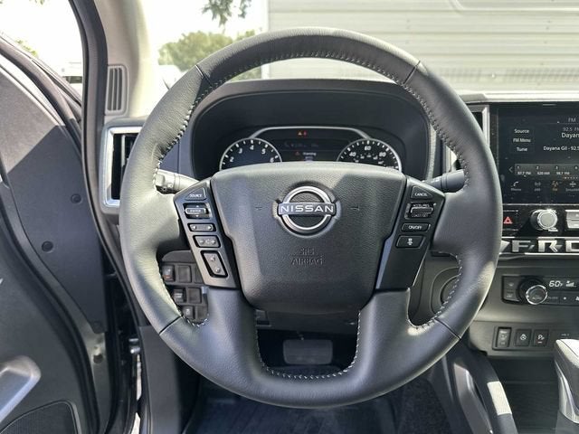 Nissan Frontier Crew Cab SV 4x2 de 2026