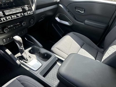 Nissan Frontier Crew Cab SV 4x2 de 2026