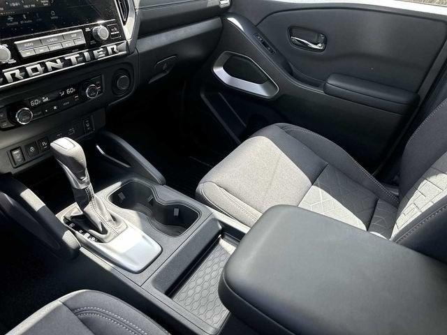 Nissan Frontier Crew Cab SV 4x2 de 2026