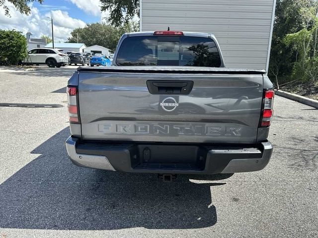 Nissan Frontier Crew Cab SV 4x2 de 2026