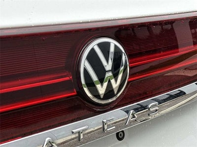 Volkswagen Atlas 2.0T SE con tecnología 2024