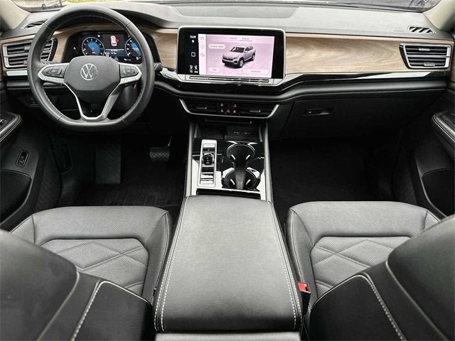 Volkswagen Atlas 2.0T SE con tecnología 2024