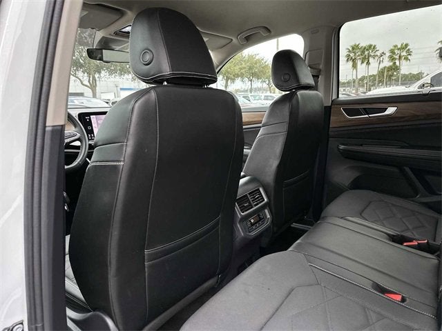 Volkswagen Atlas 2.0T SE con tecnología 2024